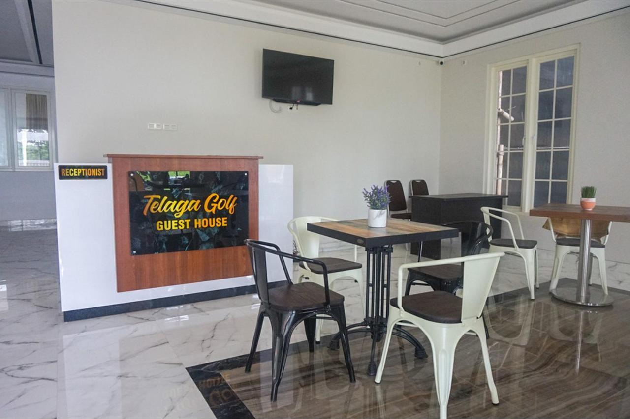 Reddoorz Near Araya Family Club House Hotel Malang Exterior photo